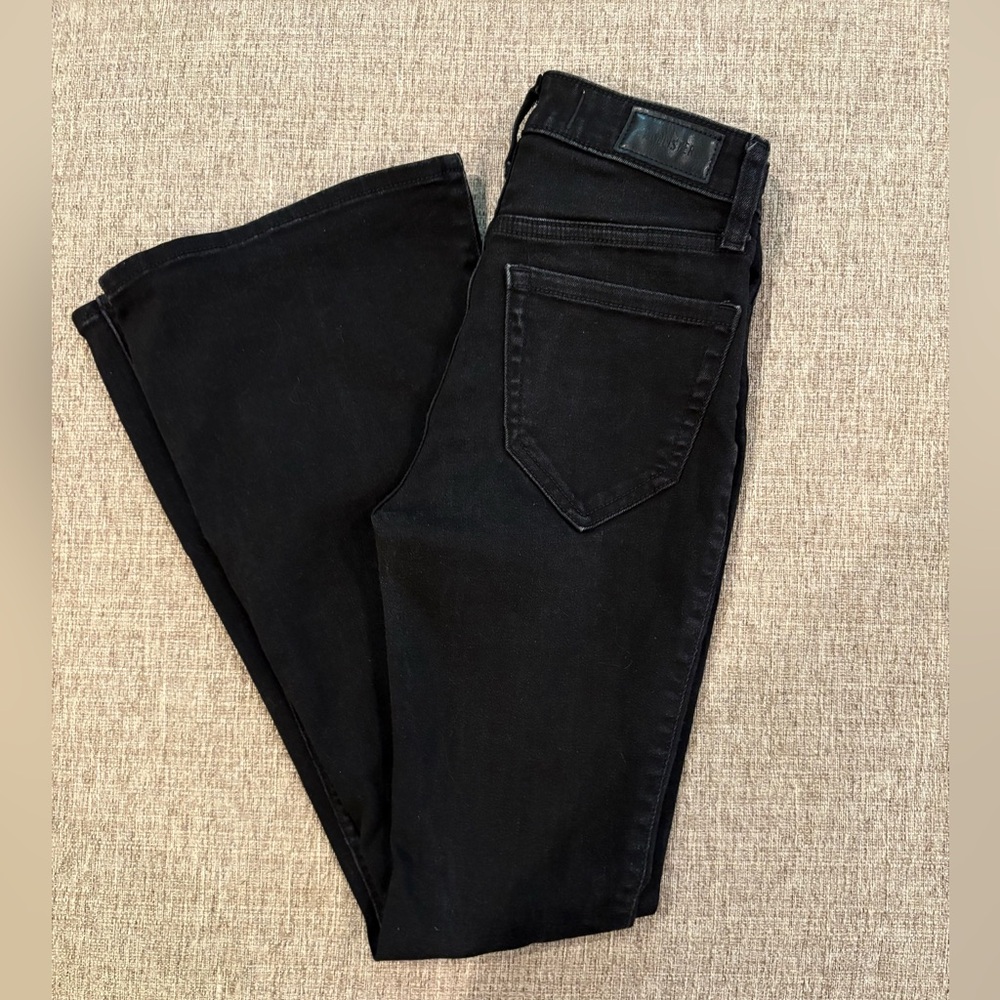Hollister Women's high-rise flare Black Jeans